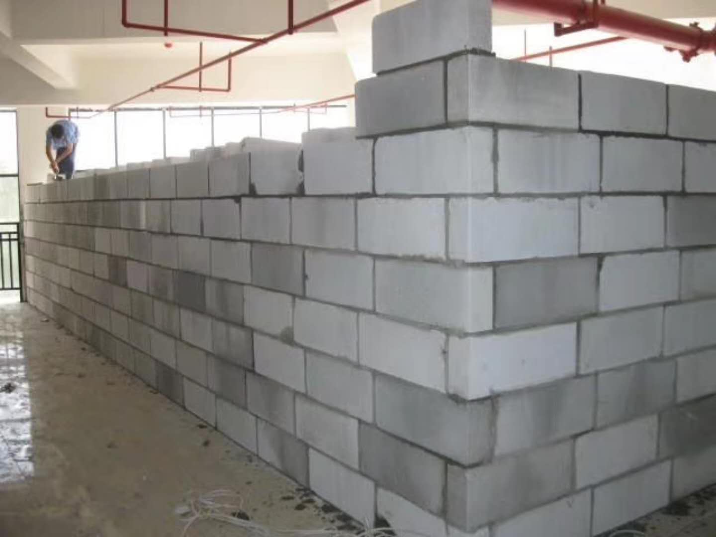 梁平蒸压加气混凝土砌块承重墙静力和抗震性能的研究